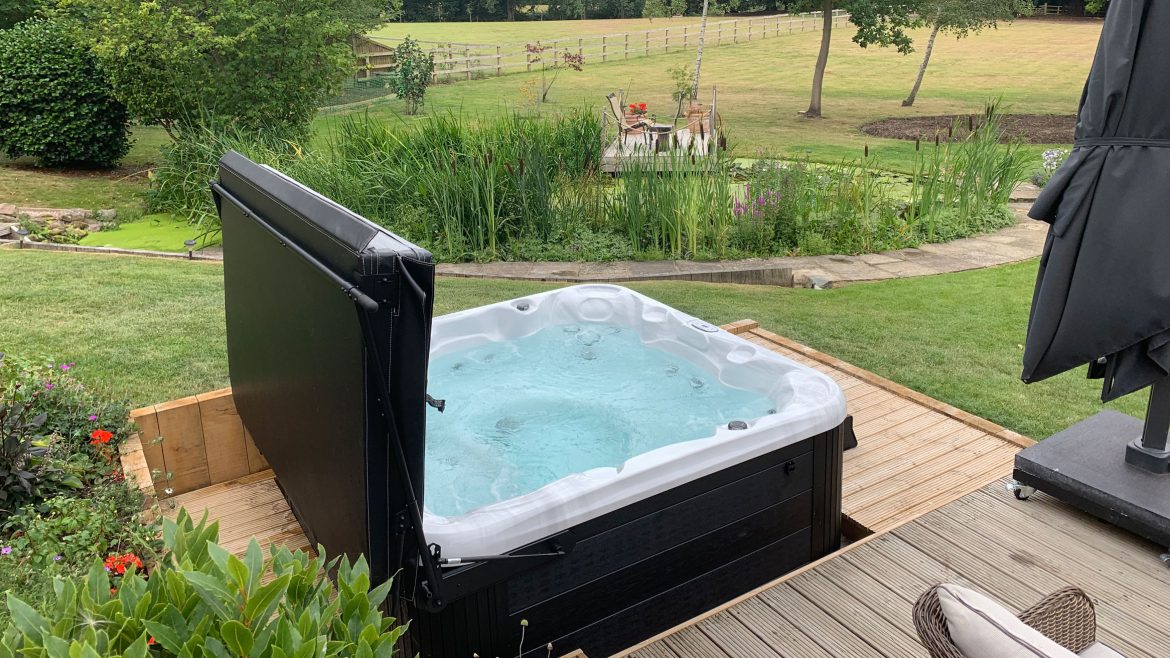 203-PKS 6 person hot tub